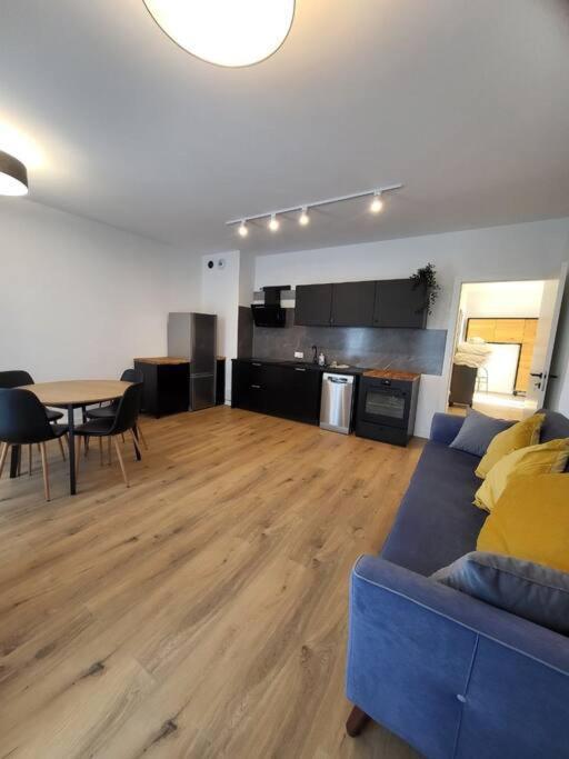 Ferienwohnung Duzy Apartament W Centrum - 3 Pokoje - Garaz Breslau Exterior foto
