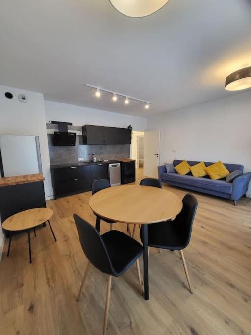 Ferienwohnung Duzy Apartament W Centrum - 3 Pokoje - Garaz Breslau Exterior foto